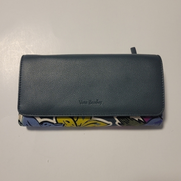 Vera Bradley NWT Falling Flowers RFID Audrey Wallet. - Picture 2 of 15